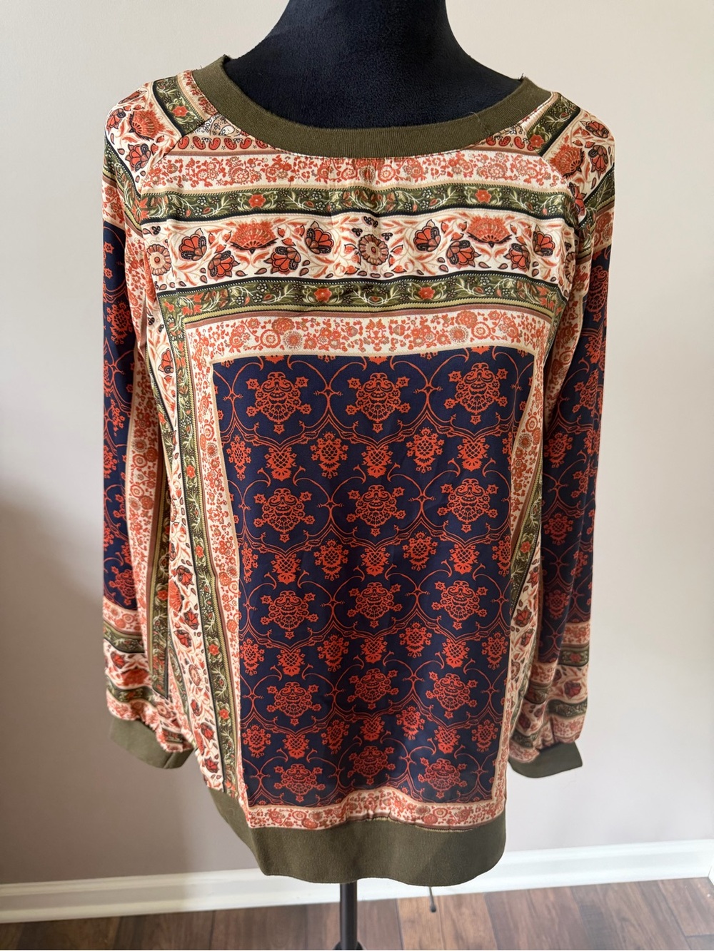 Kori  Navy & Olive Patterned Long-Sleeve Top Large